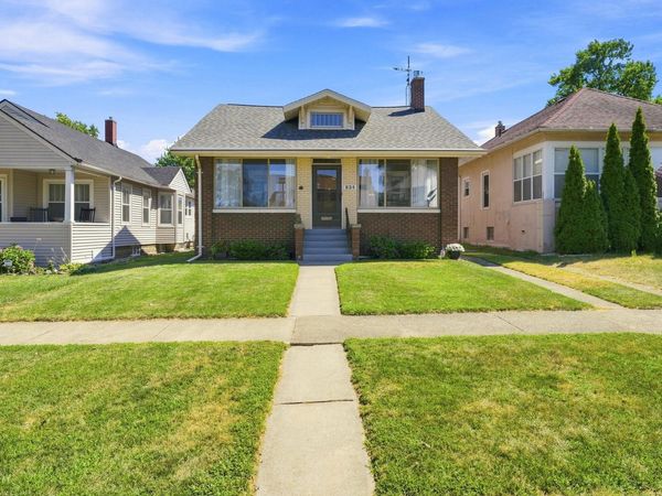 834 Lewis Avenue, St. Joseph, MI 49085