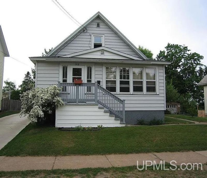 512 Harrison Street, Marquette, MI 49855 Main Photo