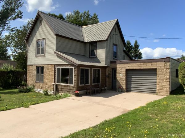 417 Marquette Street, Ishpeming, MI 49849