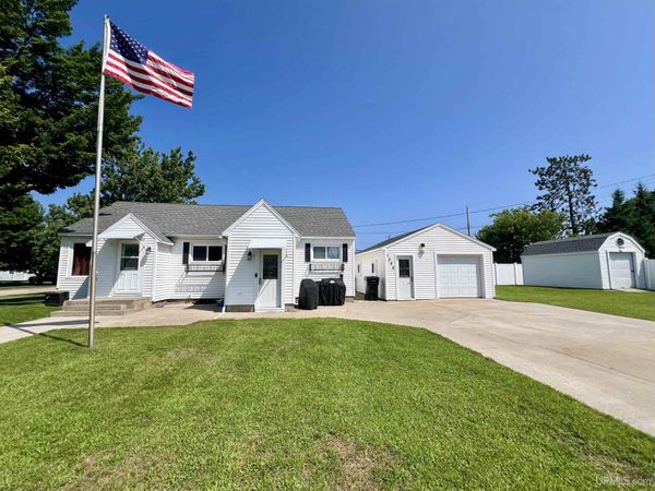 1302 N 22nd Street, Escanaba, MI 49829