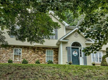3423 Cedarmeade DR , Roanoke, VA 24014