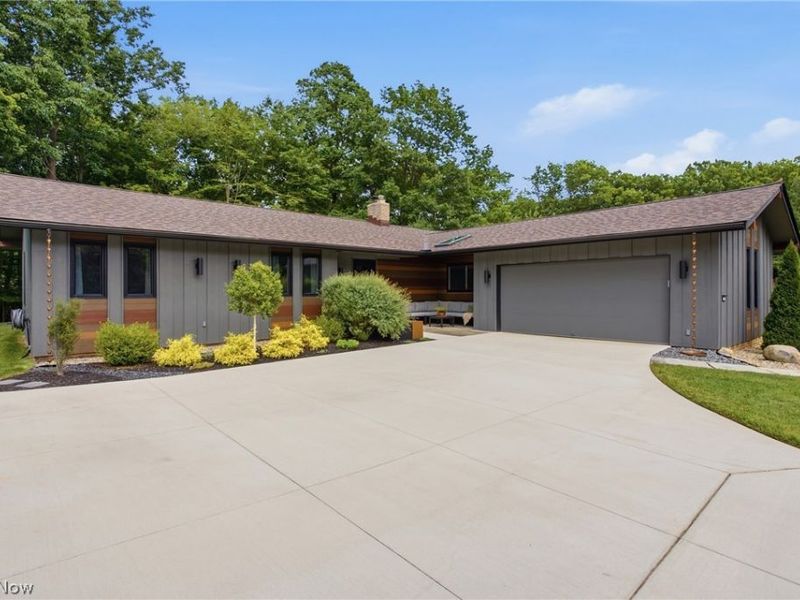 19752 Deer Run Lane, Strongsville, OH 44149 Photo 1