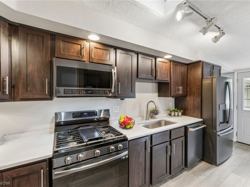 6269 Sylvia Court, Brook Park, OH 44142 Photo 10