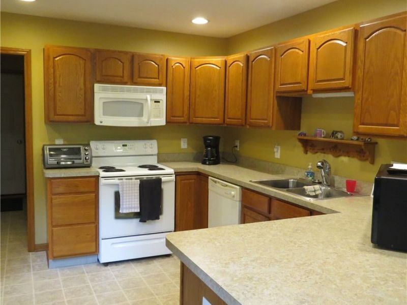 110 Stoneybrook Dr., Elyria, OH 44035 Photo 9