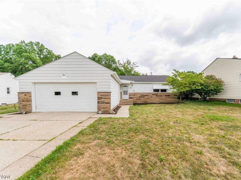 5001 Ridgebury Boulevard, Lyndhurst, OH 44124 Photo 1
