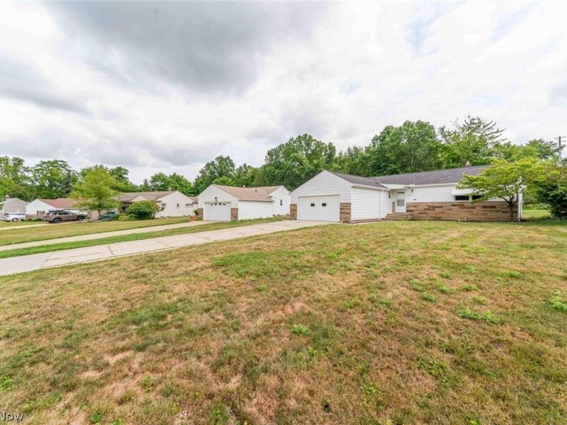 5001 Ridgebury Boulevard, Lyndhurst, OH 44124 Photo 2