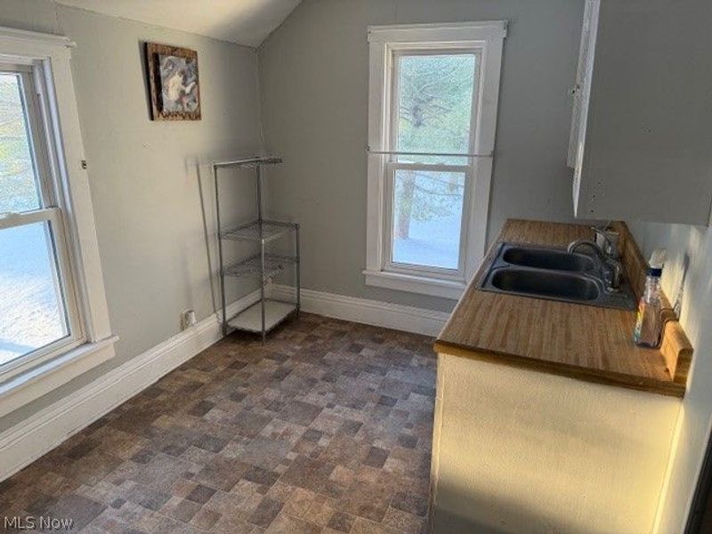 1537 Wooster Road W, Norton, OH 44203 Photo 16
