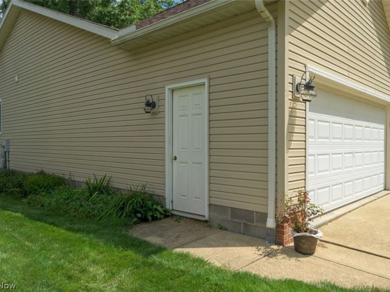 1048 Susan Road, Ravenna, OH 44266 Photo 5