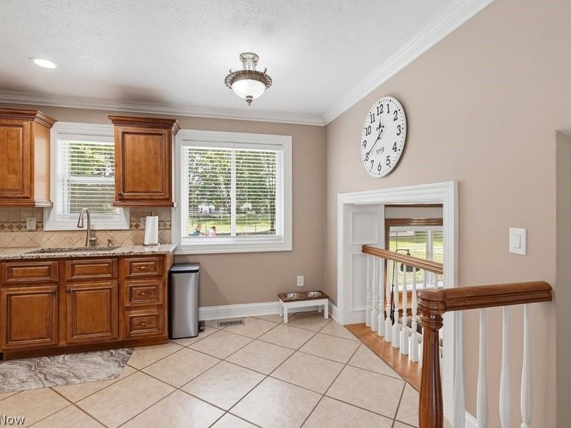 7875 Newcomb Drive , Parma, OH 44129 Photo 7