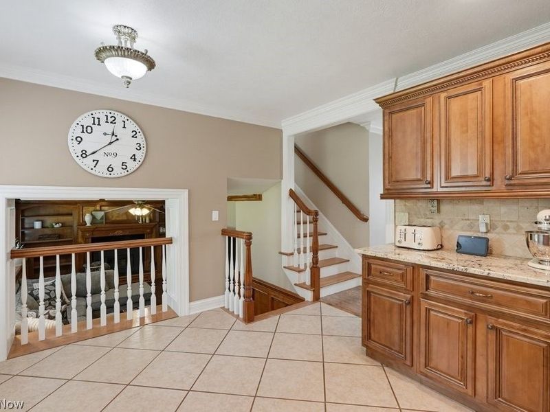 7875 Newcomb Drive , Parma, OH 44129 Photo 8