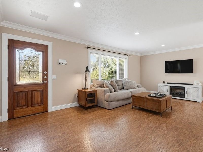 7875 Newcomb Drive , Parma, OH 44129 Photo 9