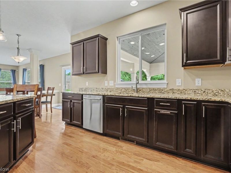 5037 Lake Breeze Landing, Stow, OH 44224 Photo 12