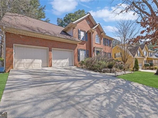 1069 Sunny Field Lane, Lawrenceville, GA 30043