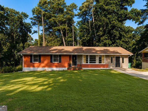 452 Kenridge Circle, Stone Mountain, GA 30083