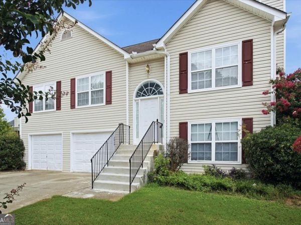 8039 Mustang Lane, Riverdale, GA 30274