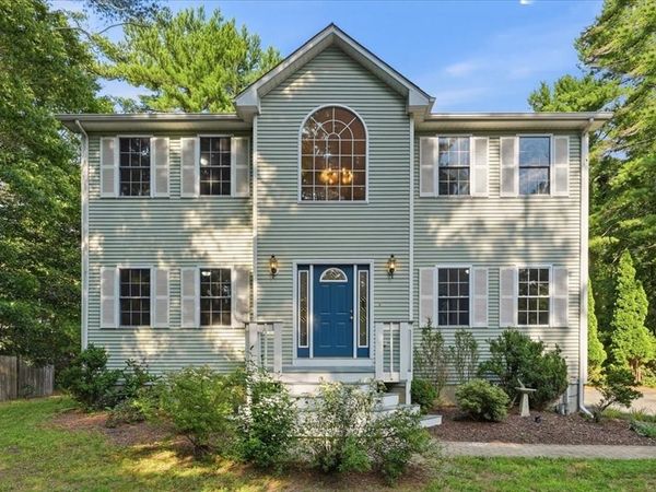 8 Rebecca Rd, Freetown, MA 02702