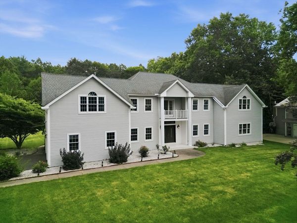 20 Raymond Cir, Westfield, MA 01085