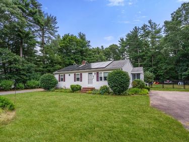 10 Hawthorne St, Kingston, MA 02364