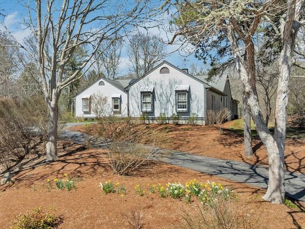52 Clubhouse Dr, Bourne, MA 02559