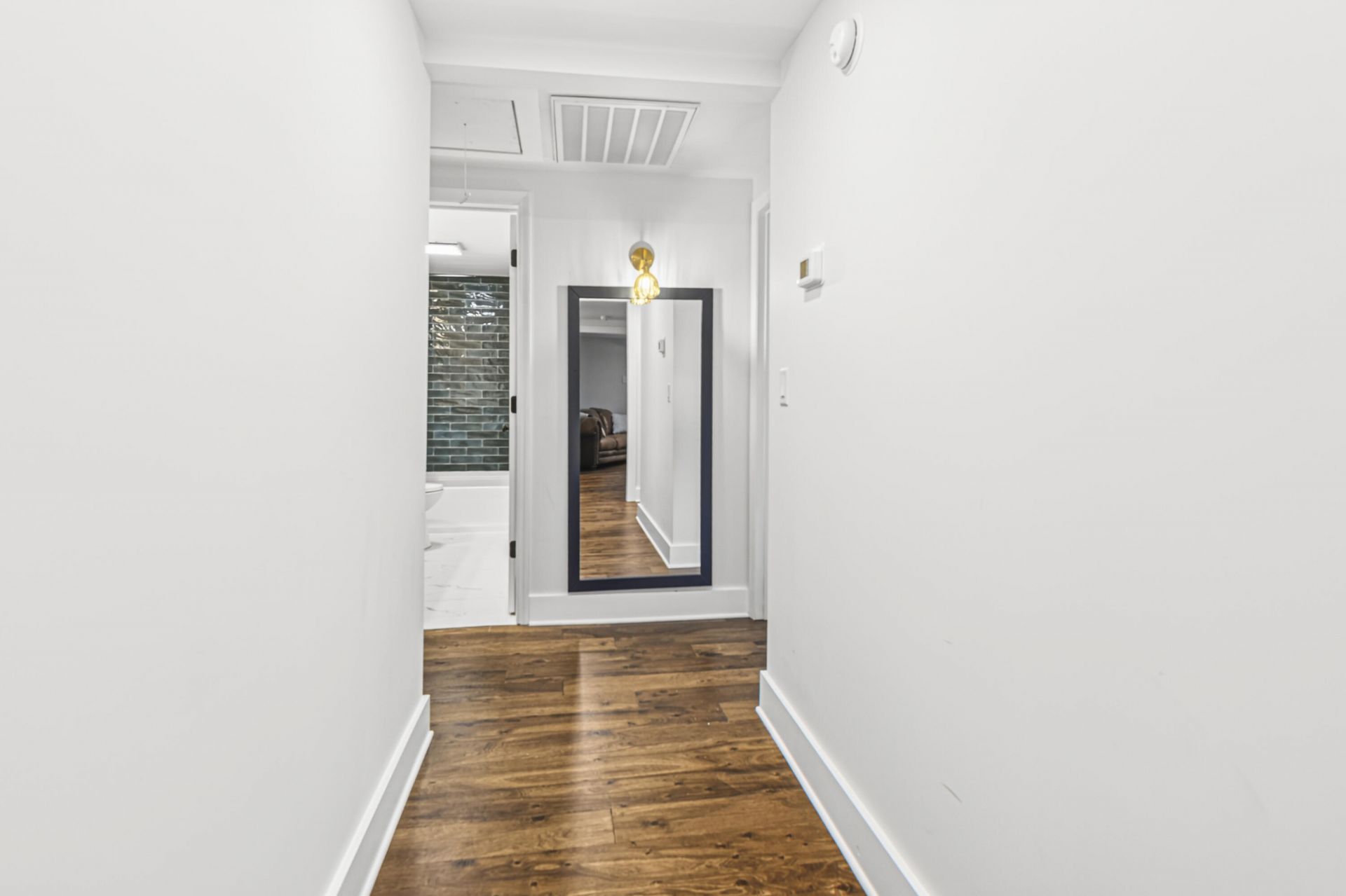 1126 Berkeley Street Photo 15