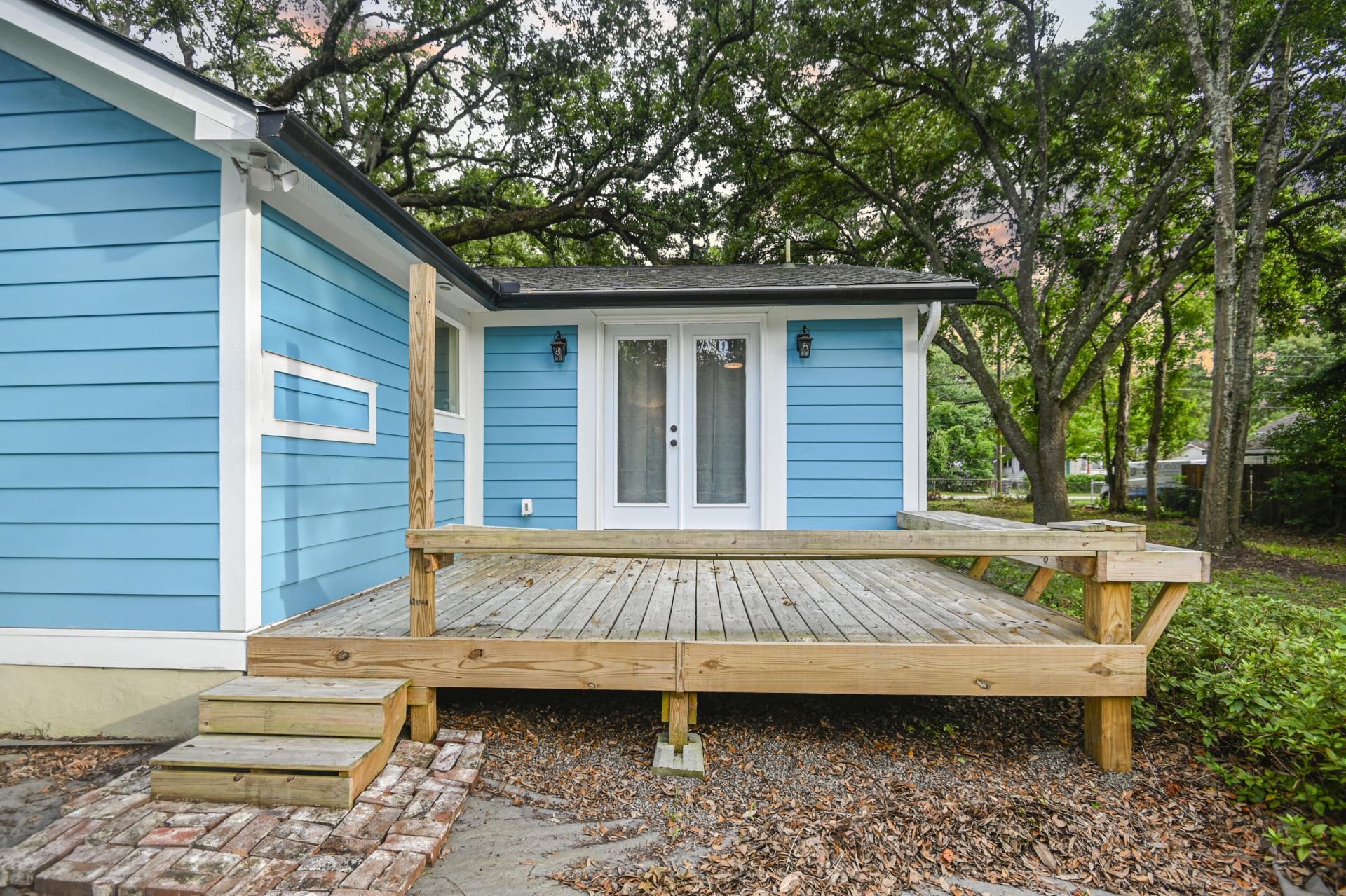 1126 Berkeley Street Photo 29