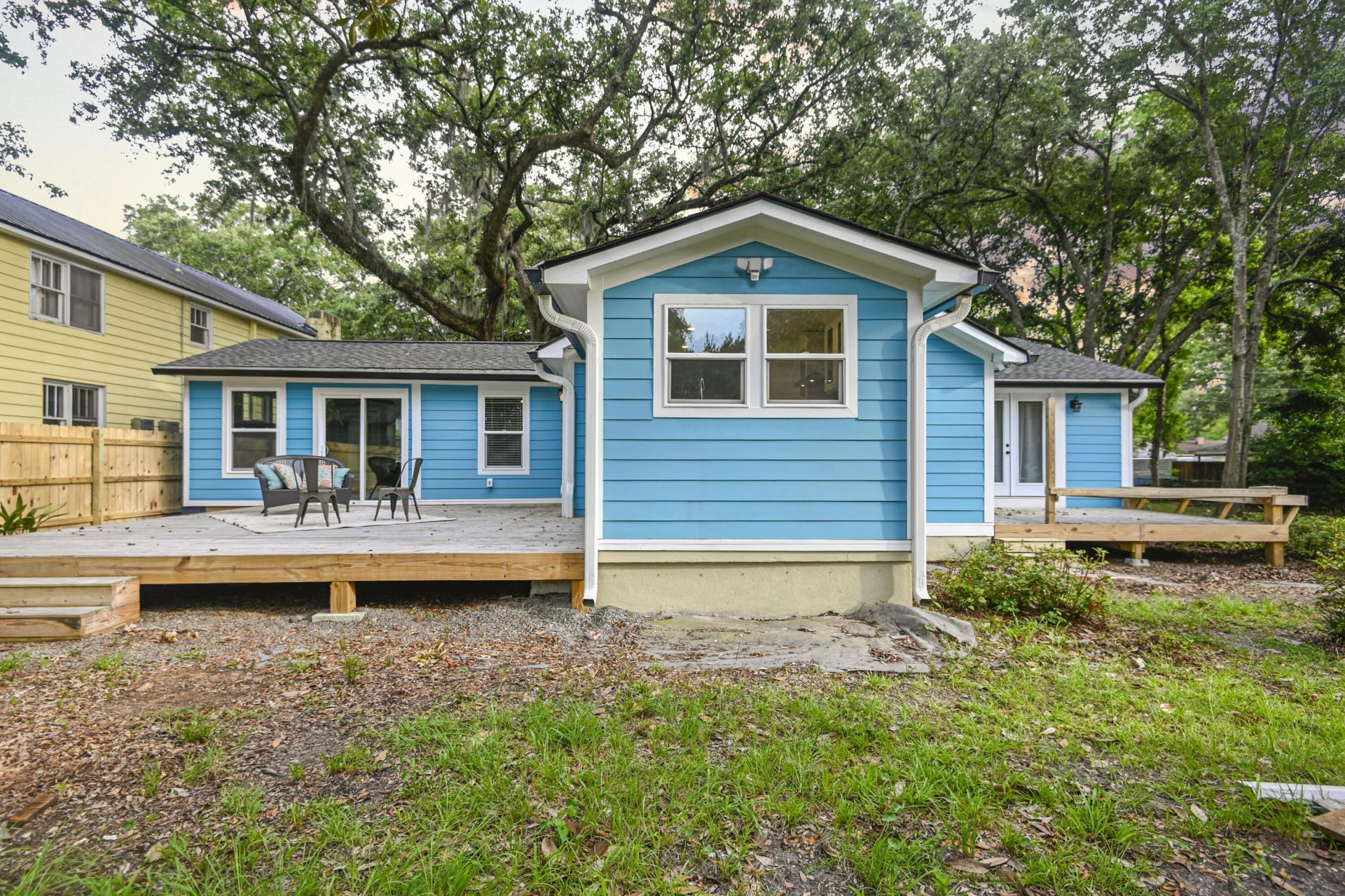 1126 Berkeley Street Photo 32