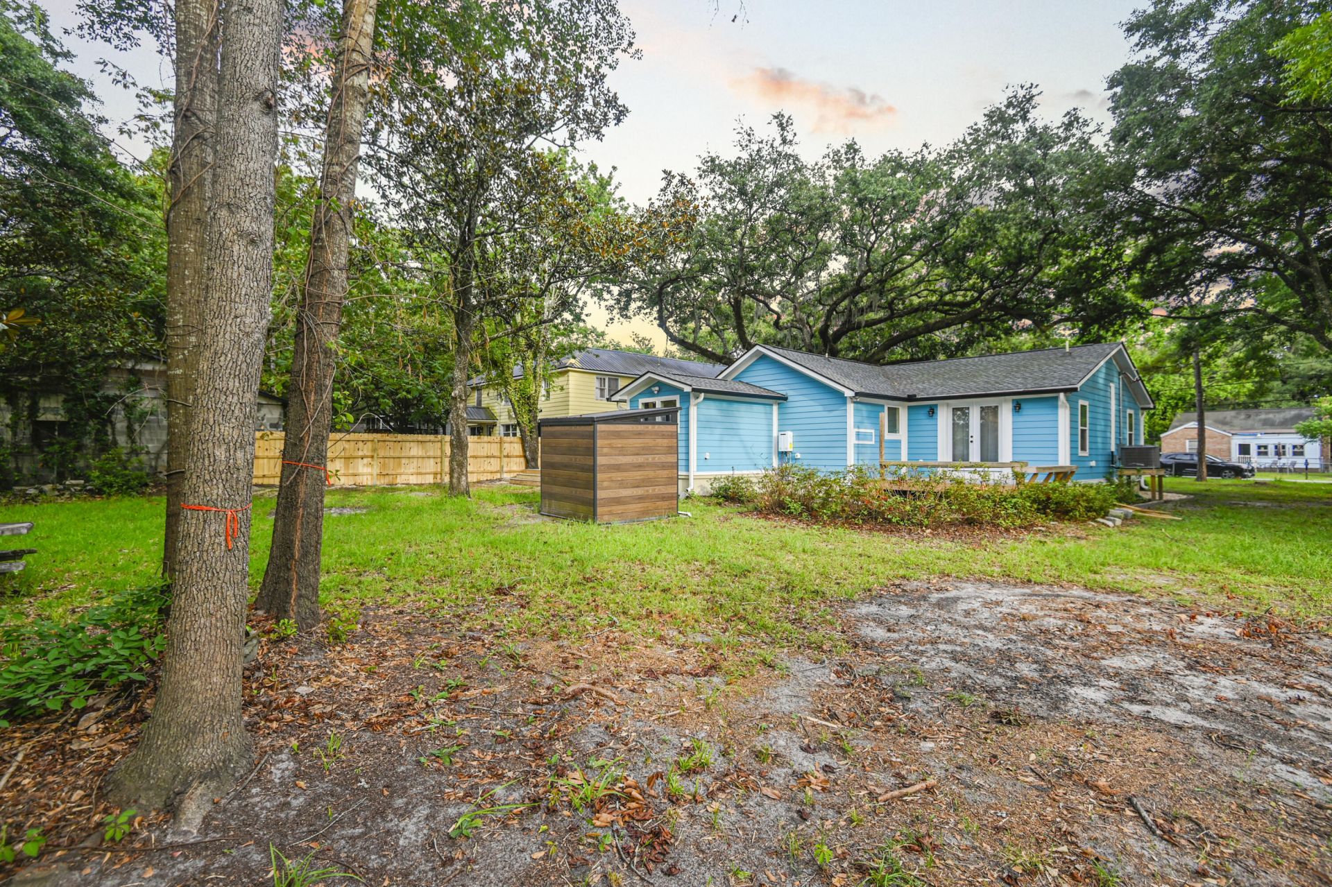 1126 Berkeley Street Photo 34