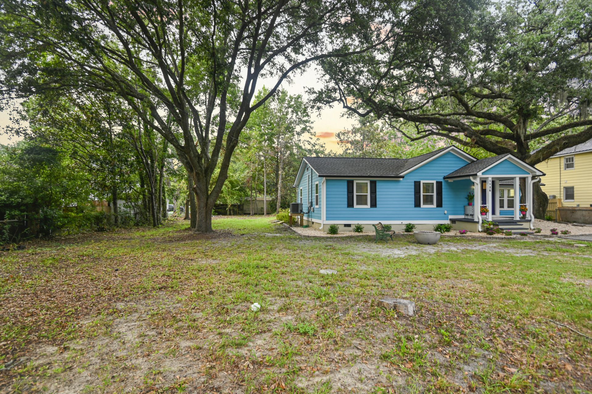 1126 Berkeley Street Photo 35