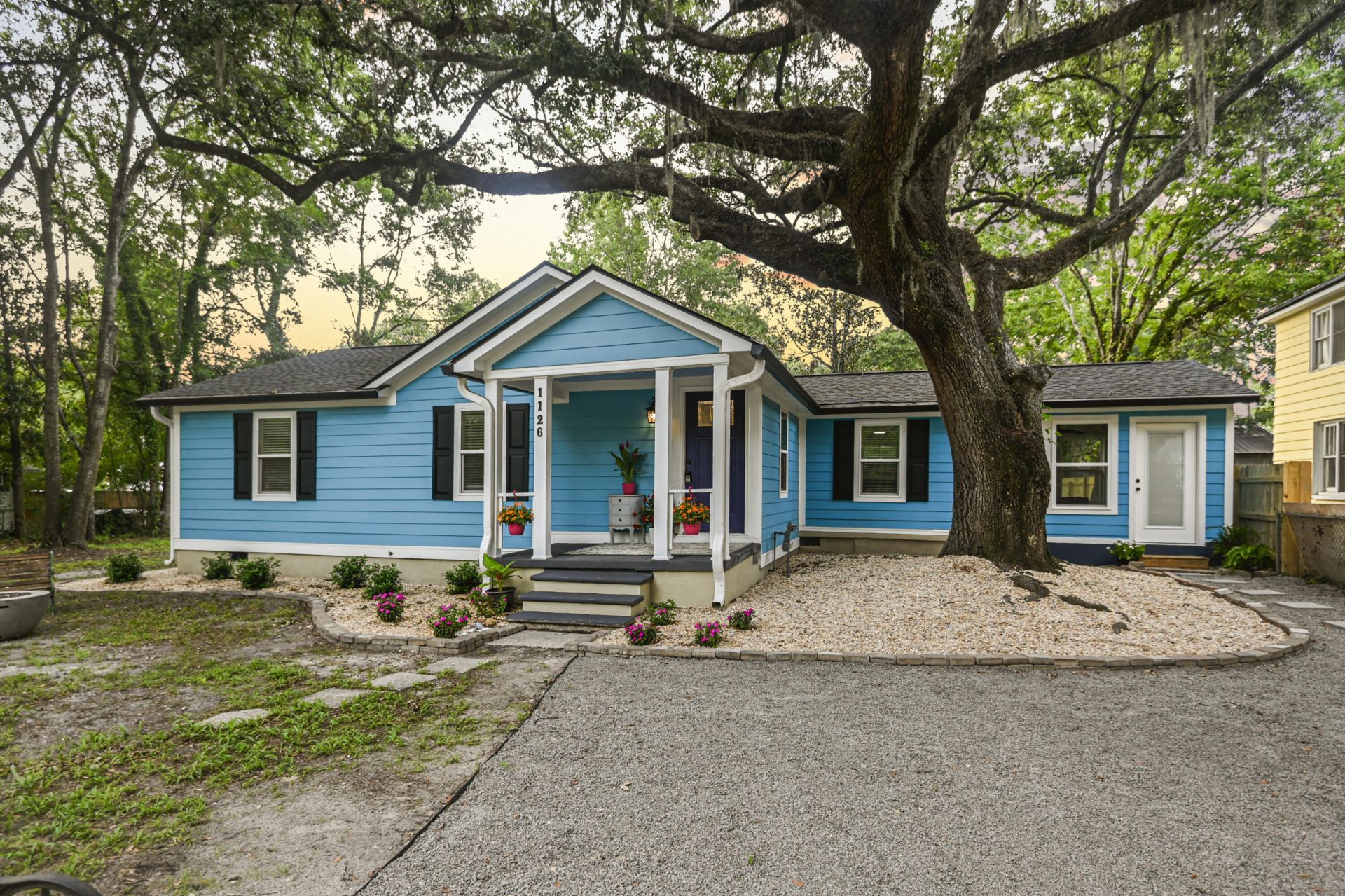 1126 Berkeley Street Photo 4
