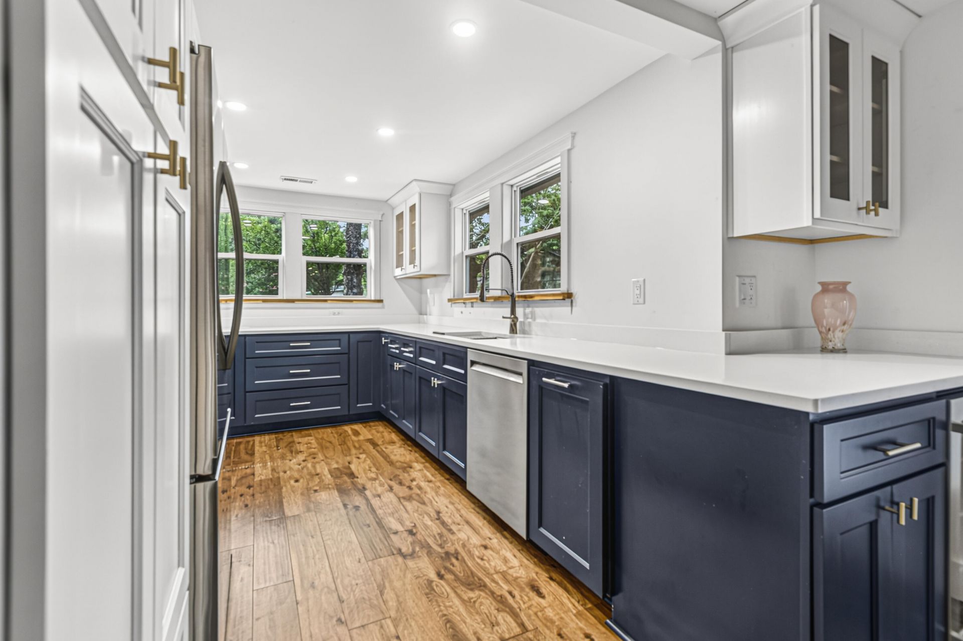 1126 Berkeley Street Photo 6