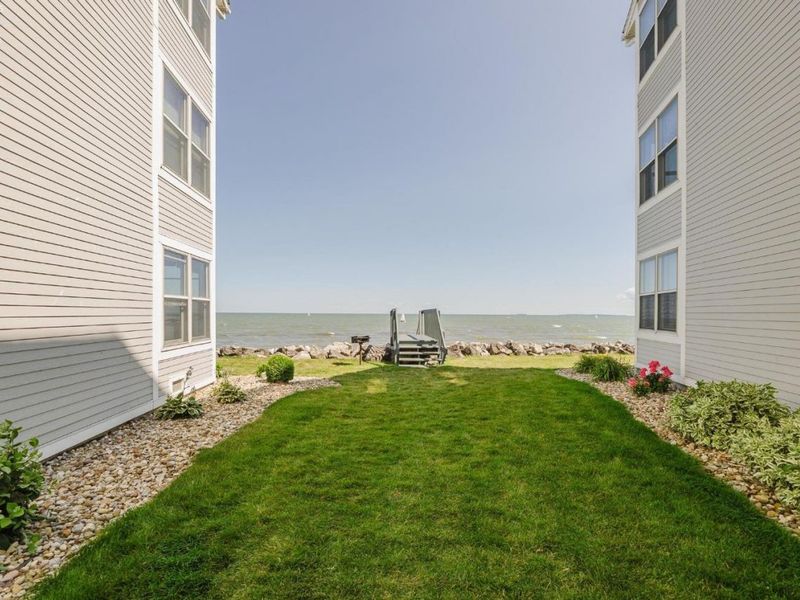 238 W Lakeshore Drive, Unit D, Port Clinton, OH 43452 Photo 16
