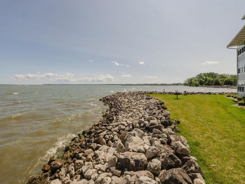 238 W Lakeshore Drive, Unit D, Port Clinton, OH 43452 Photo 19