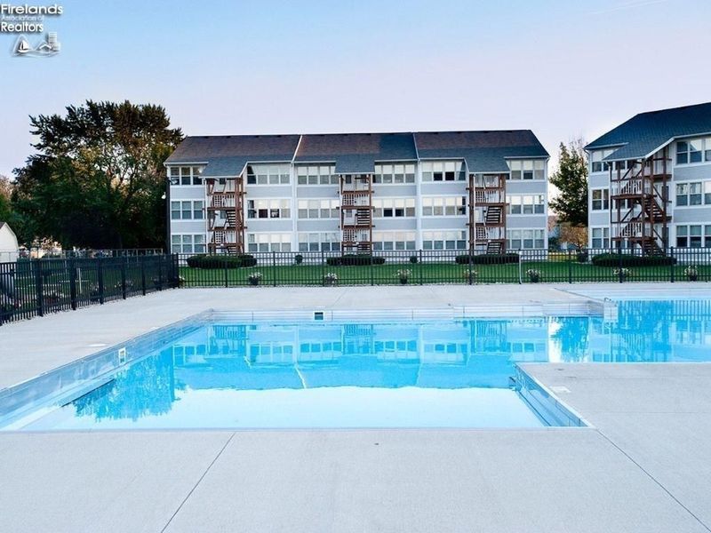 238 W Lakeshore Drive, Unit D, Port Clinton, OH 43452 Photo 21