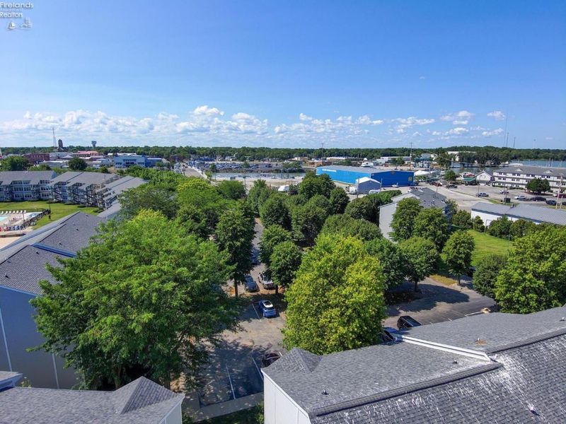 238 W Lakeshore Drive, Unit D, Port Clinton, OH 43452 Photo 26