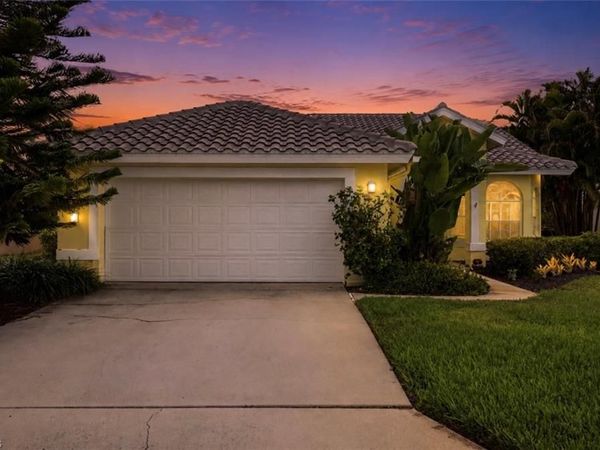 25060 Bay Cedar DR, BONITA SPRINGS, FL 34134