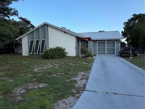 126 Oakside ST, LEHIGH ACRES, FL 33936
