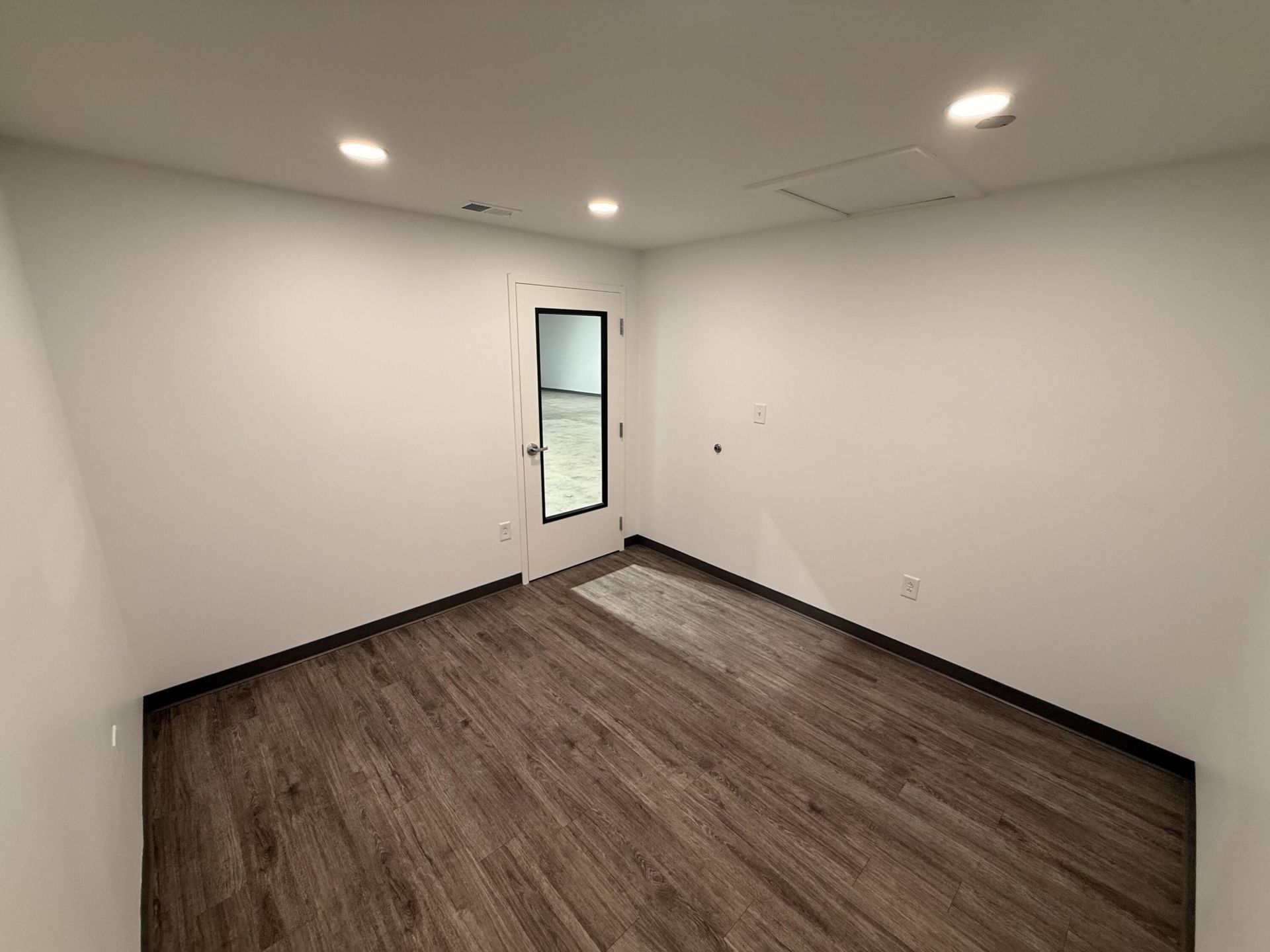 5780 Dorchester Road  Photo 11