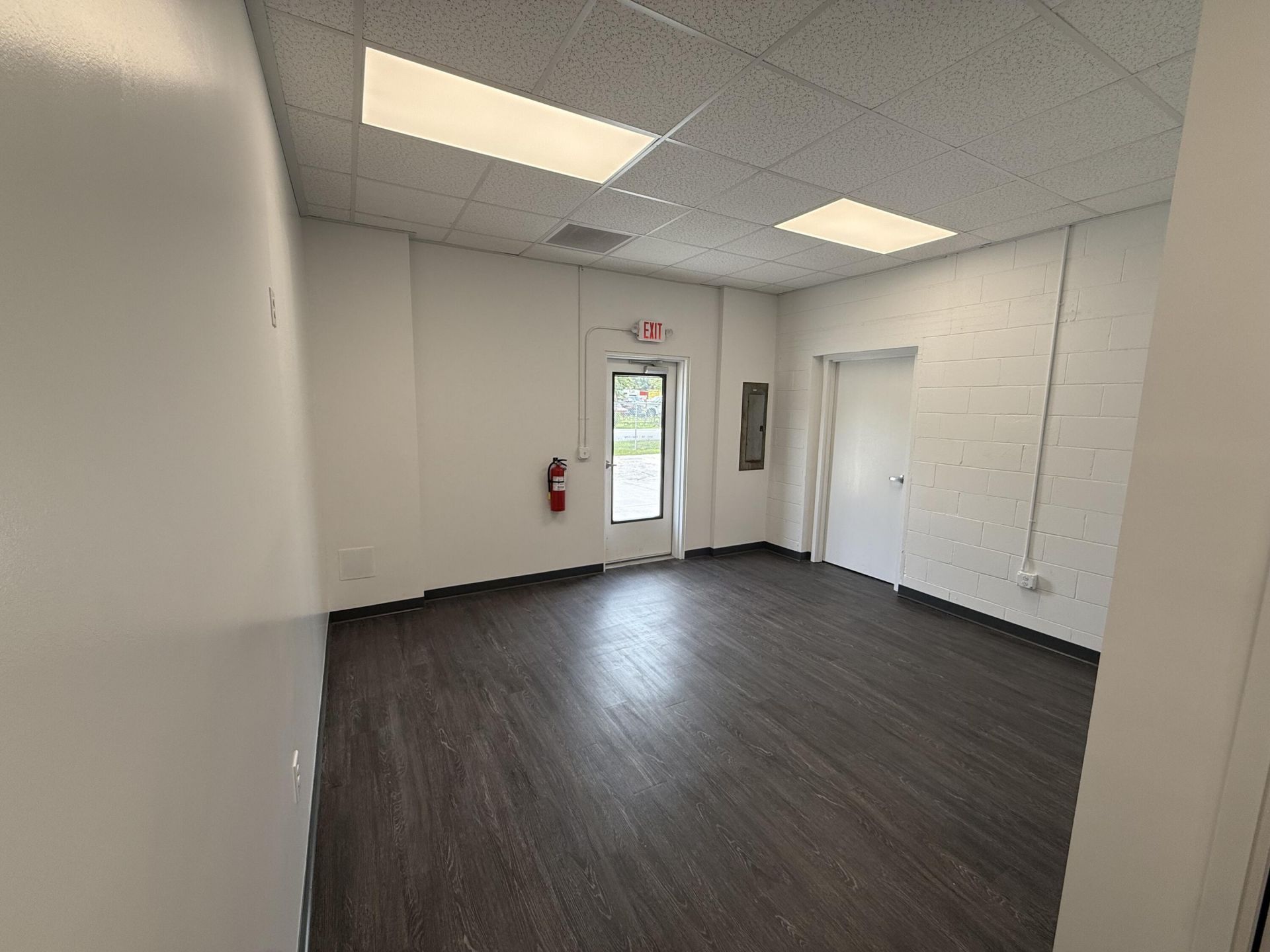 5780 Dorchester Road  Photo 14