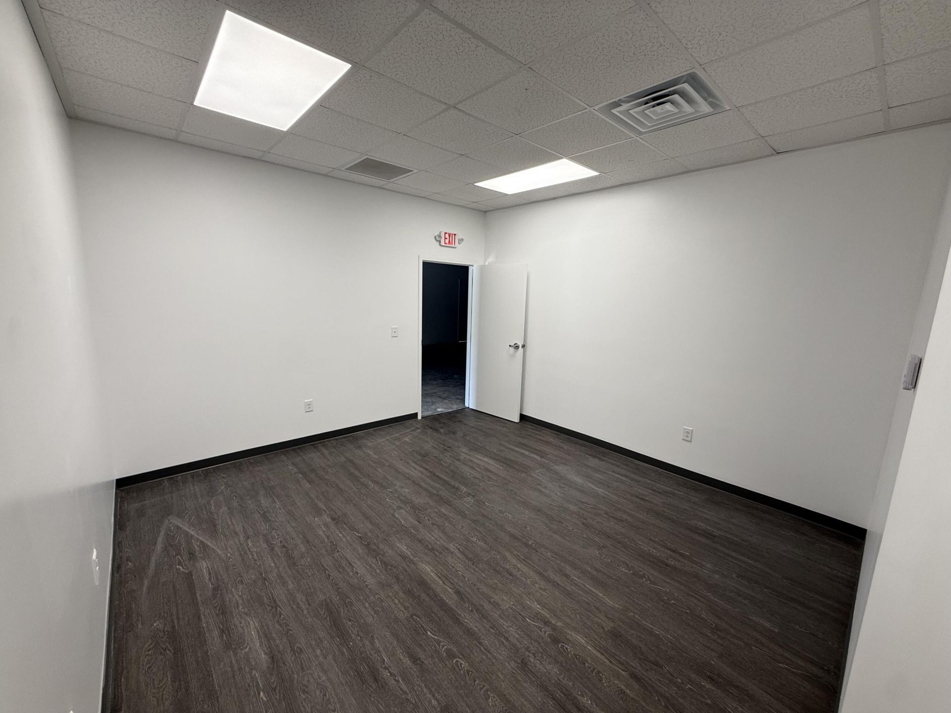 5780 Dorchester Road  Photo 22