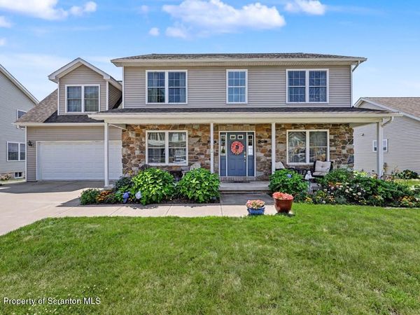 522 Wisteria Drive, Moosic, PA 18507