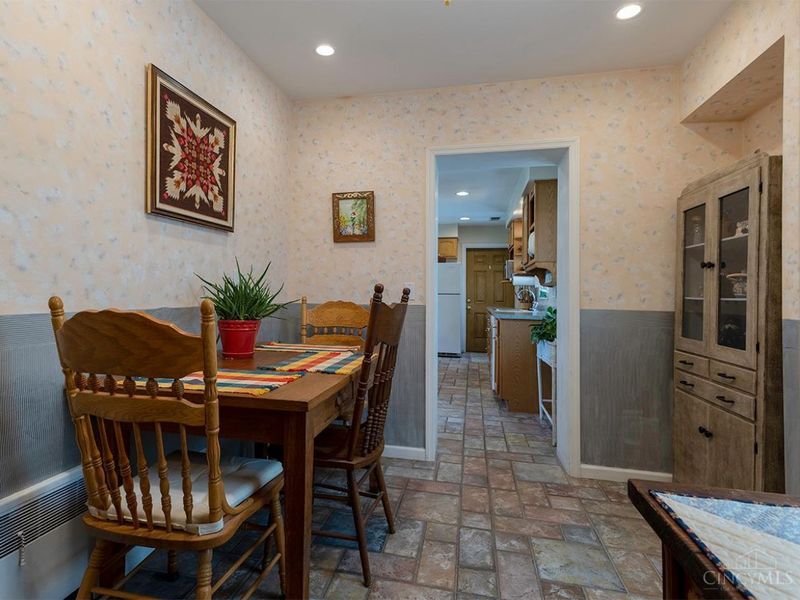 1711 Flora Avenue, North College Hill, OH 45231 Photo 8