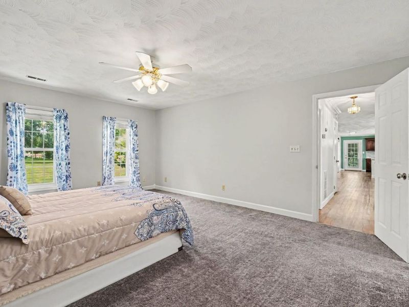 5748 Cochran Road, Hamilton Twp, OH 45152 Photo 17