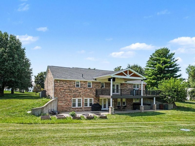 5748 Cochran Road, Hamilton Twp, OH 45152 Photo 4