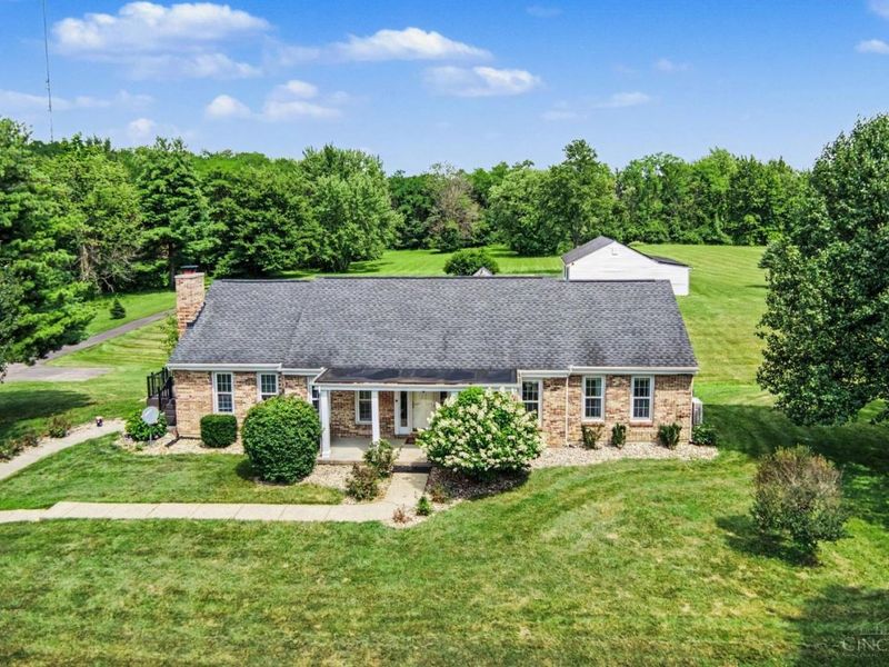 5748 Cochran Road, Hamilton Twp, OH 45152 Photo 6