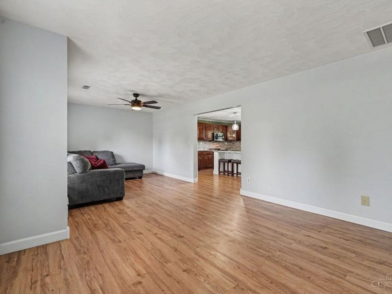 5748 Cochran Road, Hamilton Twp, OH 45152 Photo 8
