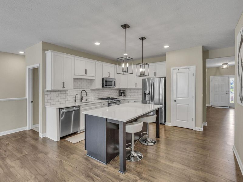 2753 Newbern Drive W, Blacklick, OH 43004 Photo 2