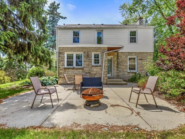 129 S Jackson STREET, Elkhorn, WI 53121