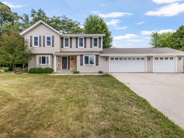 451 Crossroad COURT, Grafton, WI 53024