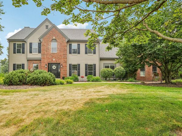 308 Copperfield DRIVE, Delafield, WI 53018
