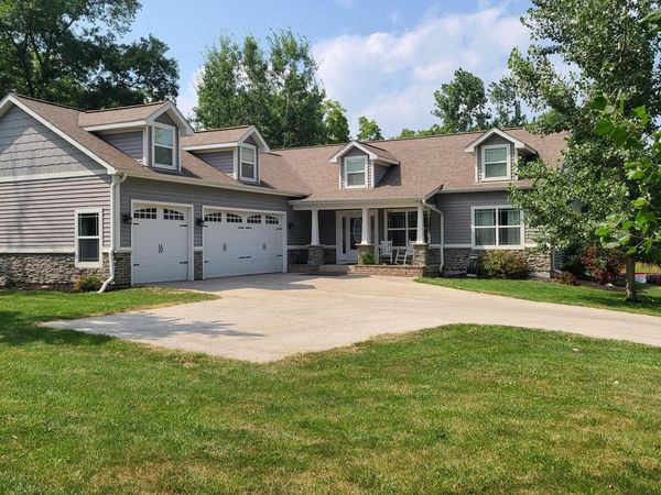 18828 Martin DRIVE, Union Grove, WI 53182